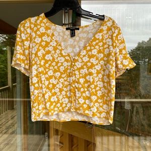 Nwot m Floral crop top yellow white